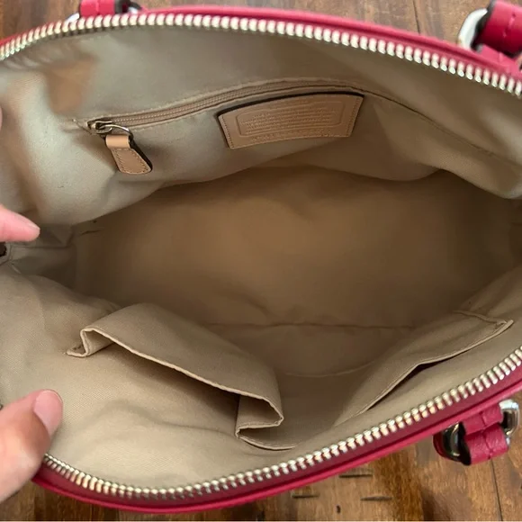 Coach purse - Picture 6 of 7